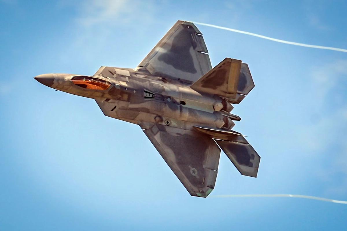 F22