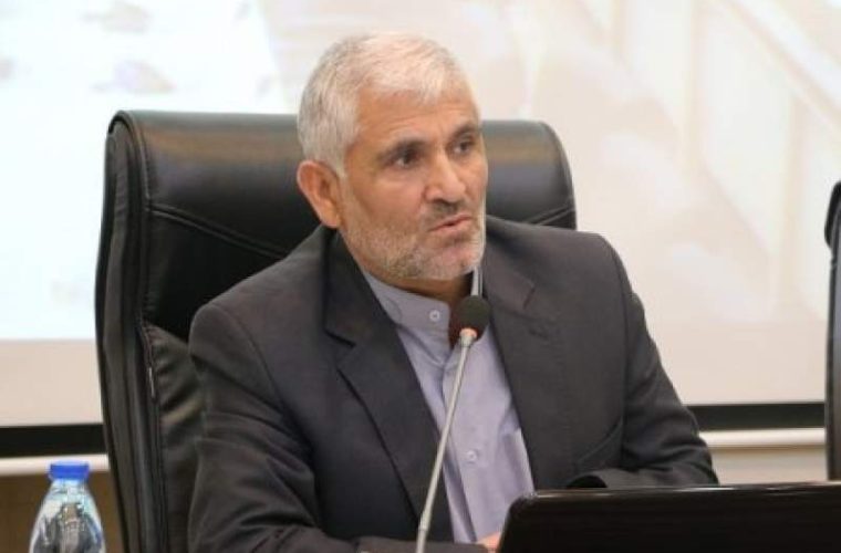 این مرد آمده تا جیب فرهنگیان را پر از پول کند