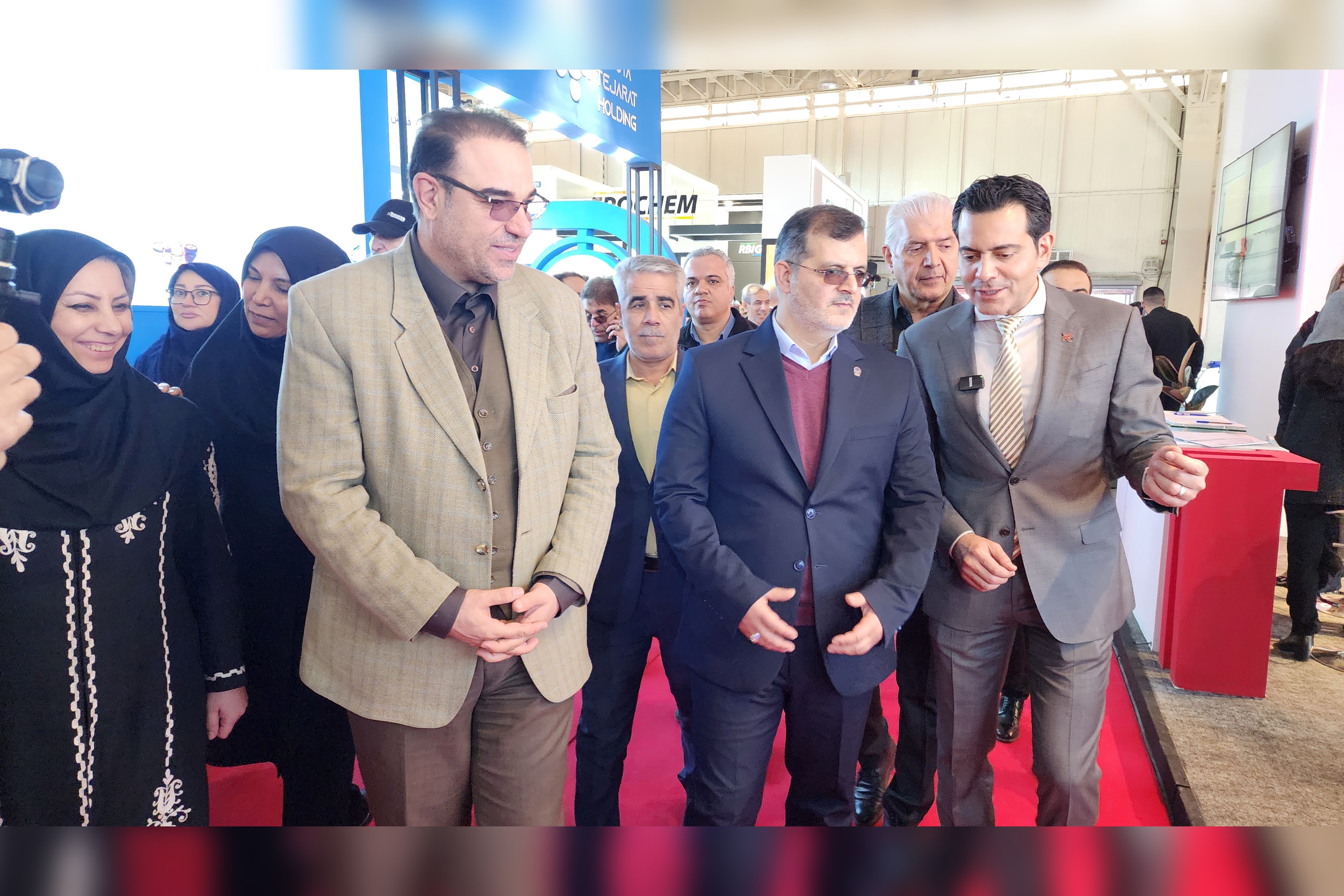 بازدید معاون صنایع عمومی وزارت صمت از نمایشگاه رنگ و رزین ۱۴۰۴