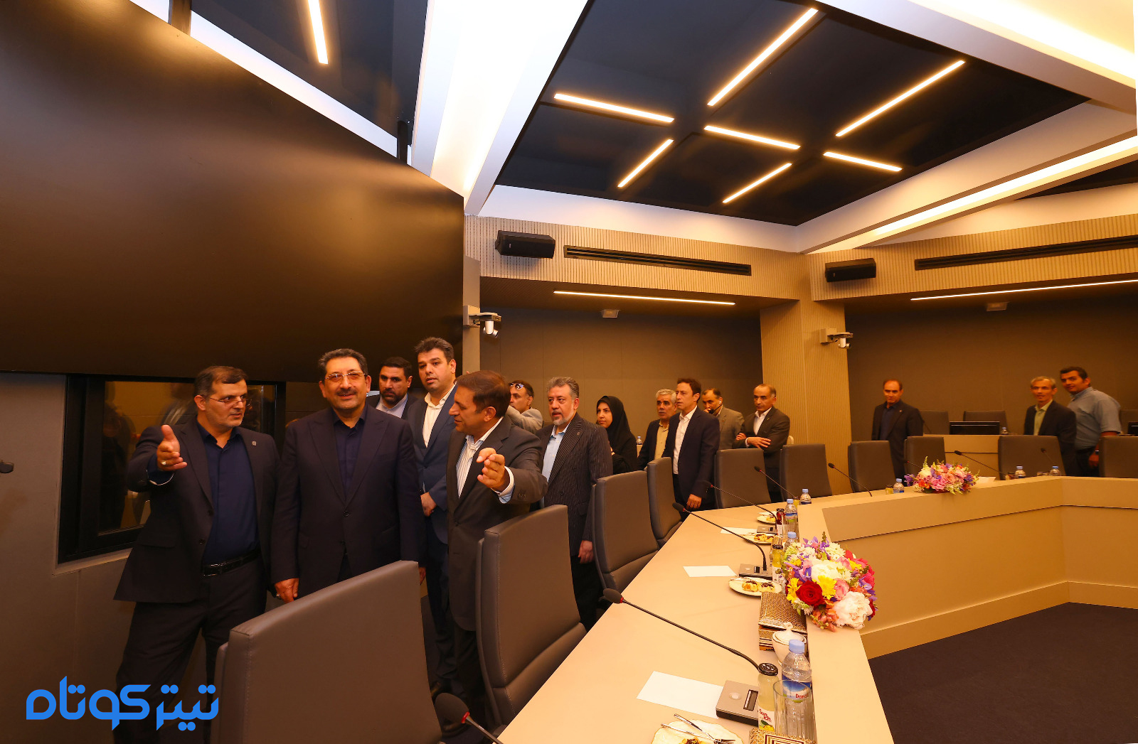 بازدید-وزیر-صمت-از-تالار-اصفهان-2