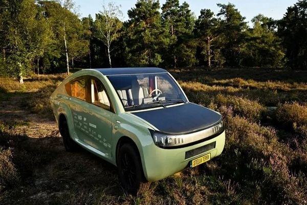 رونمایی از نخستین خودروی آفرود خورشیدی/طی موفق ۱۰۰۰ کیلومتر در آفریقا

