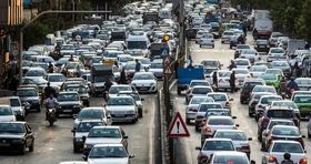 مقصر آلودگی هوا بنزین نیست / تهران ظرفیت این تعداد خودرو را ندارد