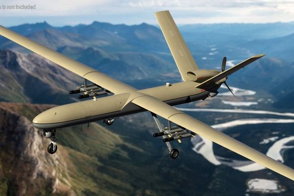 قدرت نمایی نظامی سپاه ایران / پهپاد های پرقدرت وارد میدان شدند