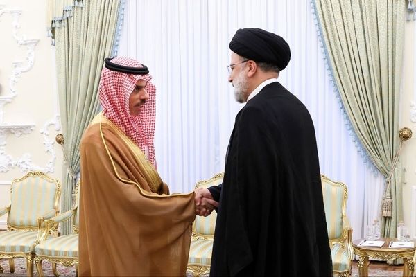 اسکورت سنگین وزیر خارجه عربستان در تهران + فیلم