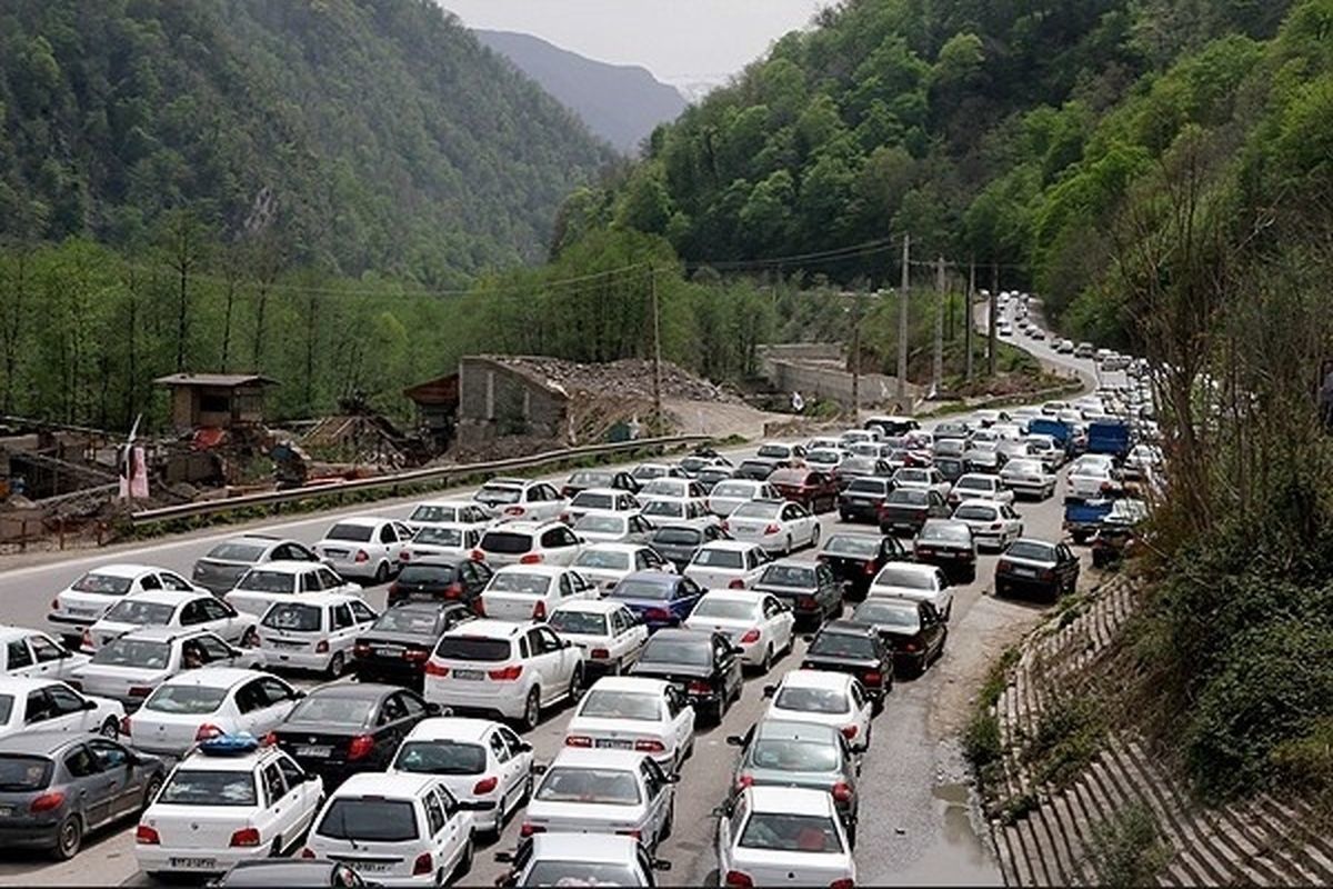 گرما مردم تهران را فراری داد / ترافیک فوق سنگین در جاده های شمالی