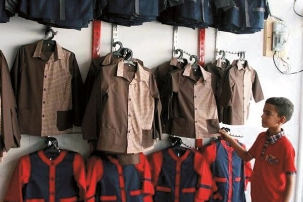افزایش ۵۰ درصدی قیمت لباس فرم دانش‌آموزان / مدل‌های جین میلیونی شدند