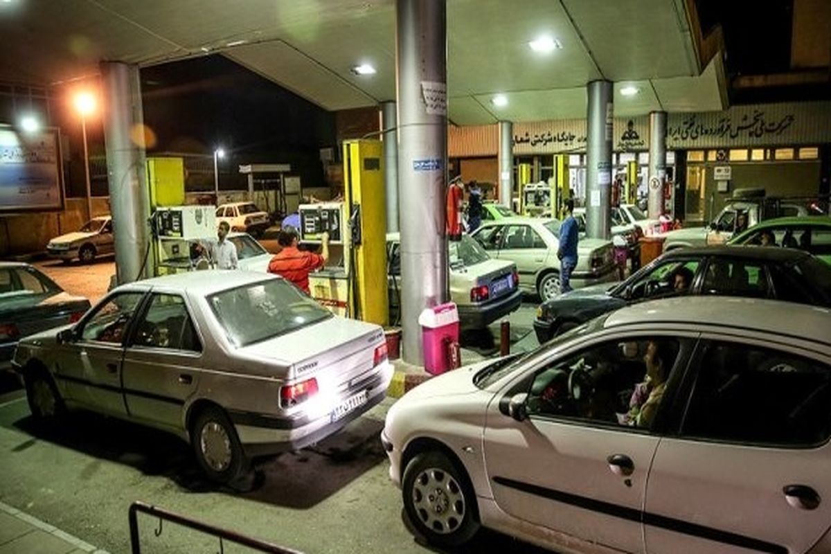 تعیین تکلیف قیمت بنزین برای نوروز / برخورد قانونی با پمپ بنزین های متخلف