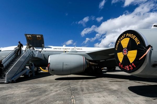 ورود هواپیمای غول پیکر آمریکا برای کشف اورانیوم غنی شده ایران