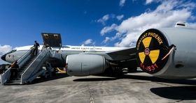 ورود هواپیمای غول پیکر آمریکا برای کشف اورانیوم غنی شده ایران