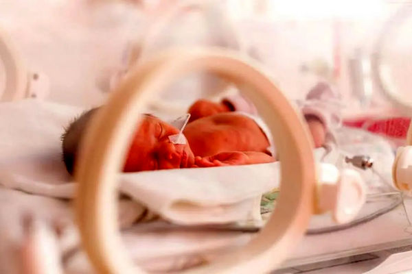 مرگ تلخ مادر و نوزاد در لرستان / کمبود پزشک جان آن ها را گرفت