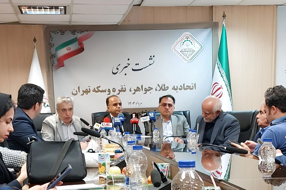 افزایش تقاضای نقره در پی کاهش قدرت خرید و افت بازار طلا