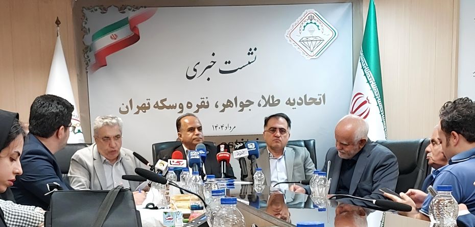 افزایش تقاضای نقره در پی کاهش قدرت خرید و افت بازار طلا