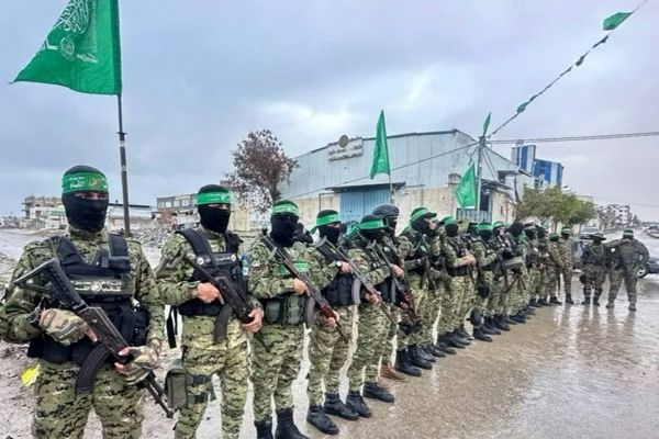 دریا را با قاشق نمی توان خالی کرد! 