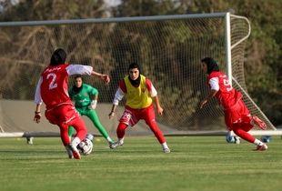 ثنا صادقی: پرسپولیس مدعی قهرمانی خواهد شد