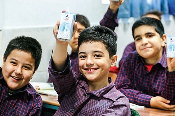  توزیع شیر در مدارس بلاتکلیف است / دستور رئیس جمهور اجرا می‌شود