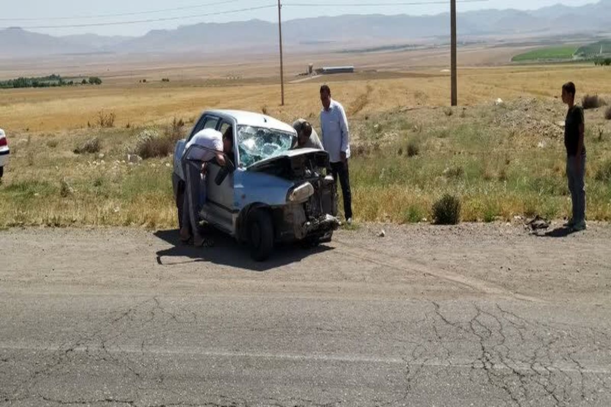 تصادف شدید خودرو عروس در جاده مشهد