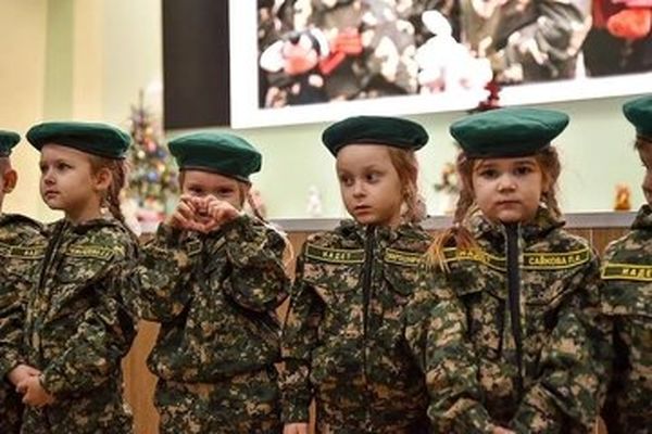 پوتین سربازهای کوچک را برای جنگ آماده کرد + عکس