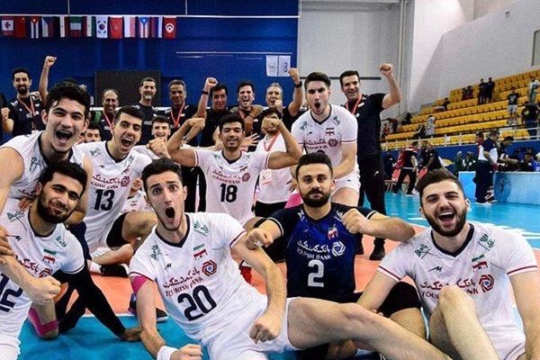 افشاردوست: بی‌توجهی به «مجرد» و «صالحی» دور ریختن سرمایه هاست / تصمیم های بعد از این قهرمانی،  آینده والیبال ایران را می سازد