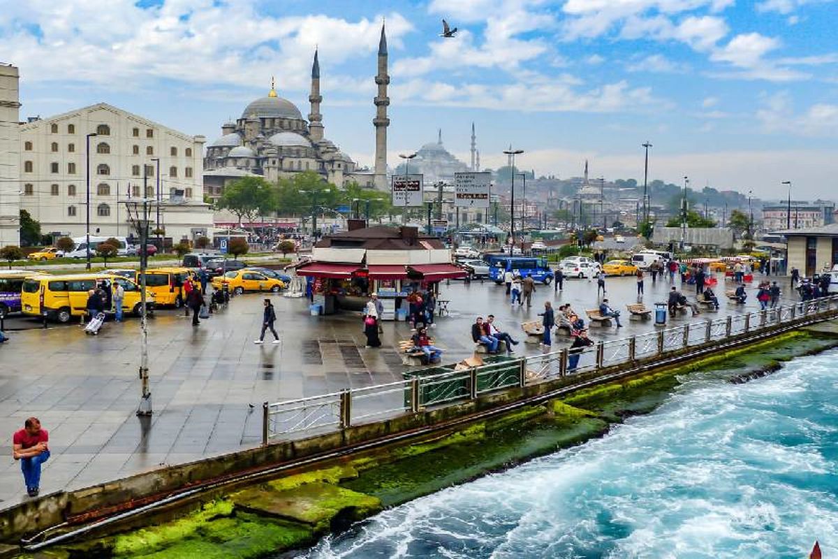 بلیط رفتوبرگشت استانبول همیشه بهصرفهتر است؟