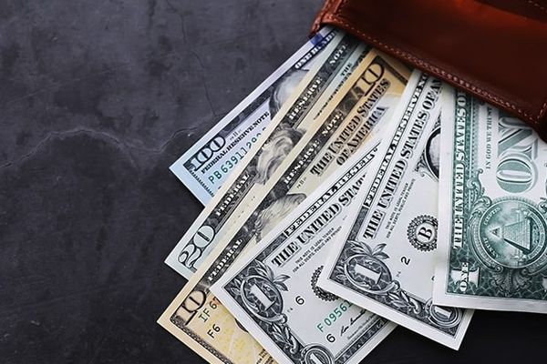 آخرین قیمت دلار در مرکز مبادله / سکه از مرز ۳۷ میلیون عبور کرد + جدول 