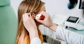 آوا اودیولوژی، همراه مطمئن خانواده‌ها در بررسی شنوایی کودکان
