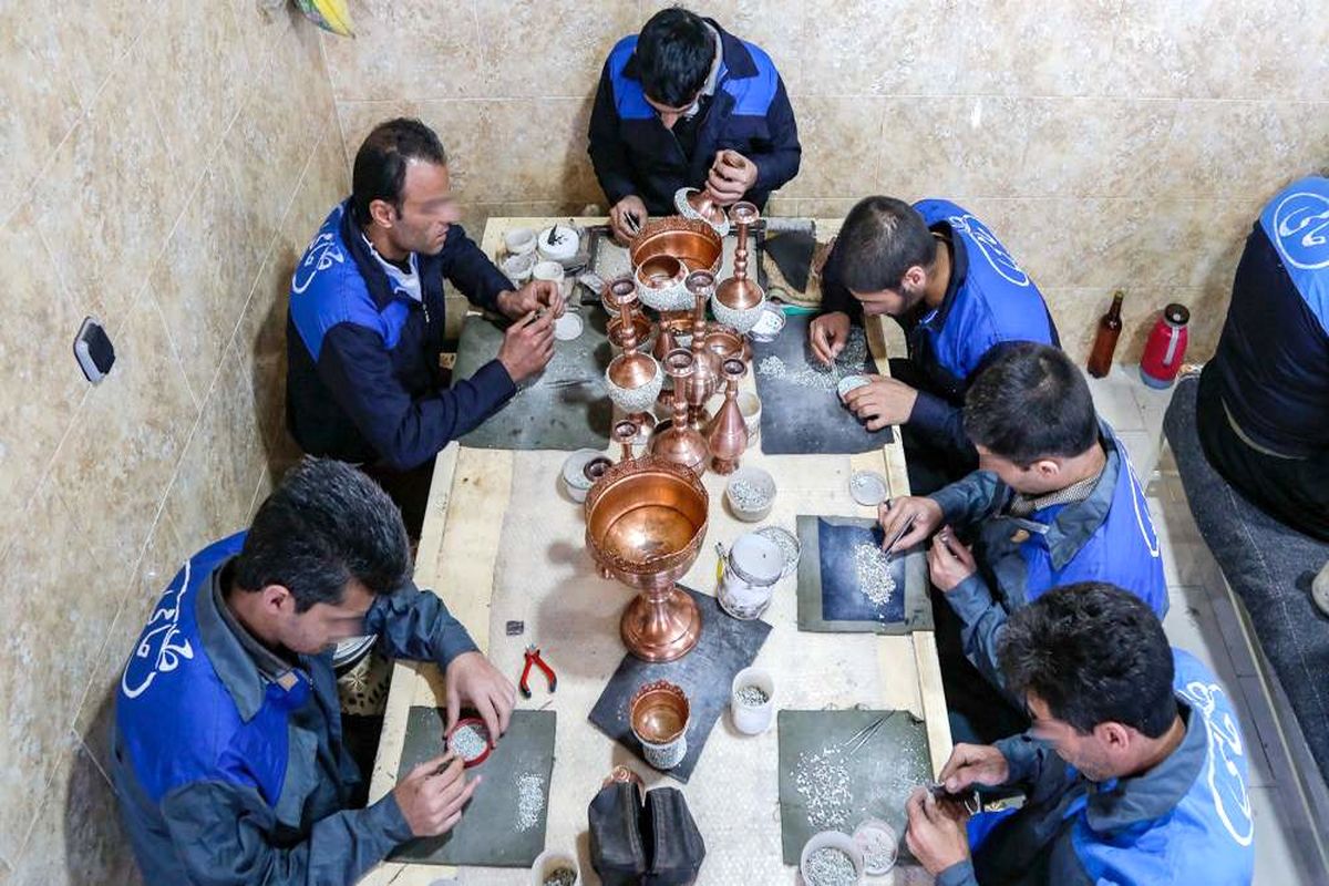 آموزش صنایع دستی به زندانیان در کردستان