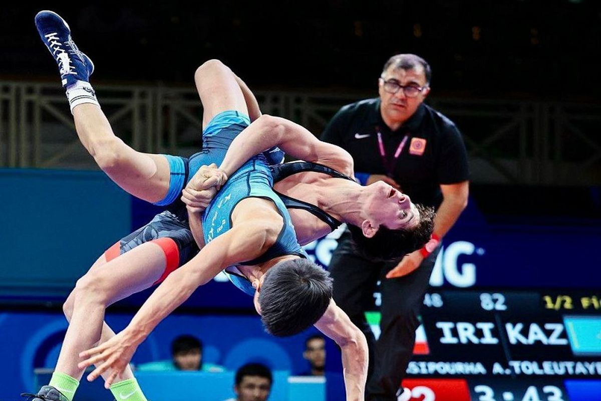 دولتخواه: مسابقات جهانی امسال پرحاشیه، عجیب و غریب بود / بودجه فدراسیون ها و پاداش مدال آوران کشتی عادلانه نیست