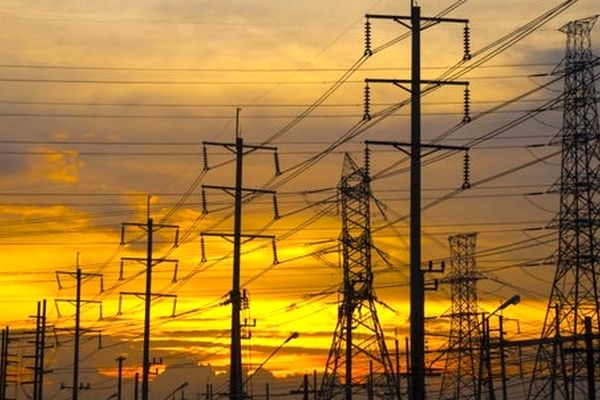 مجوز مجلس به بخش خصوصی برای صادرات برق / وزارت نیرو مکلف به همکاری شد