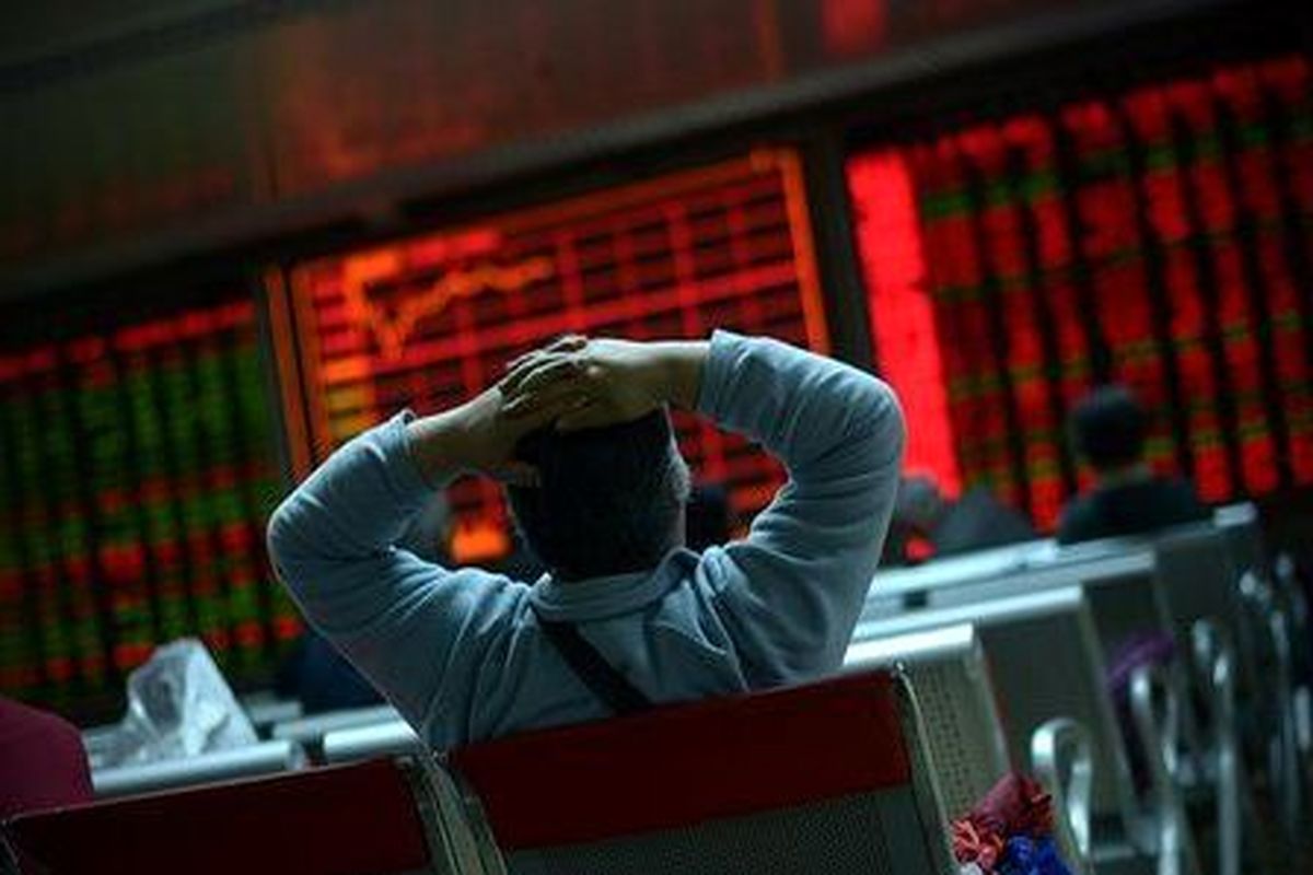 بازار سهام بر مدار نزولی / بورس قرمز پوش به تعطیلات رفت