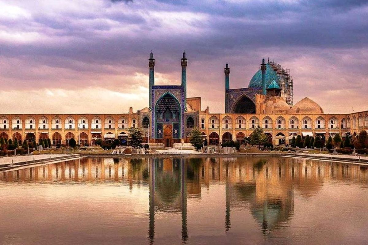 سفر به اصفهان در فروردین چقدر پول می‌خواهد؟