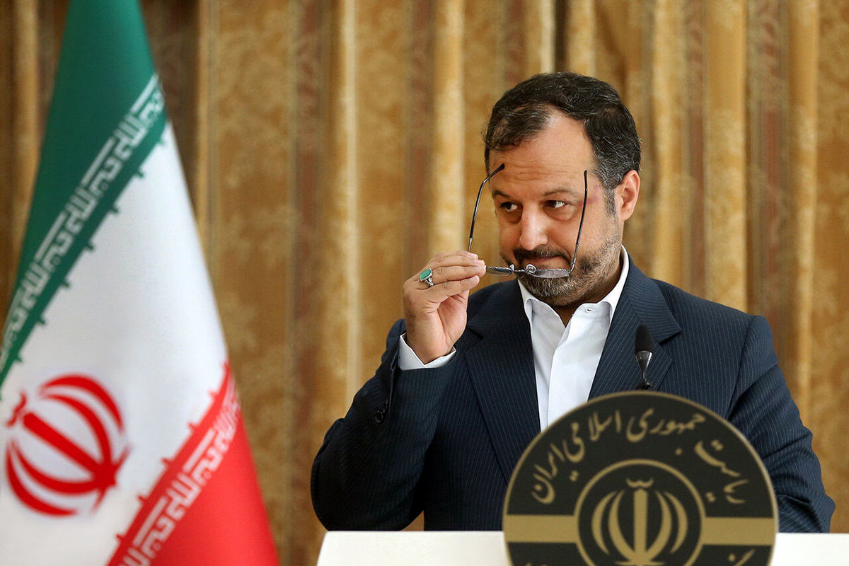 وزیر افتصاد: در بخش هویت اتباع غیر ایرانی کوتاهی شد