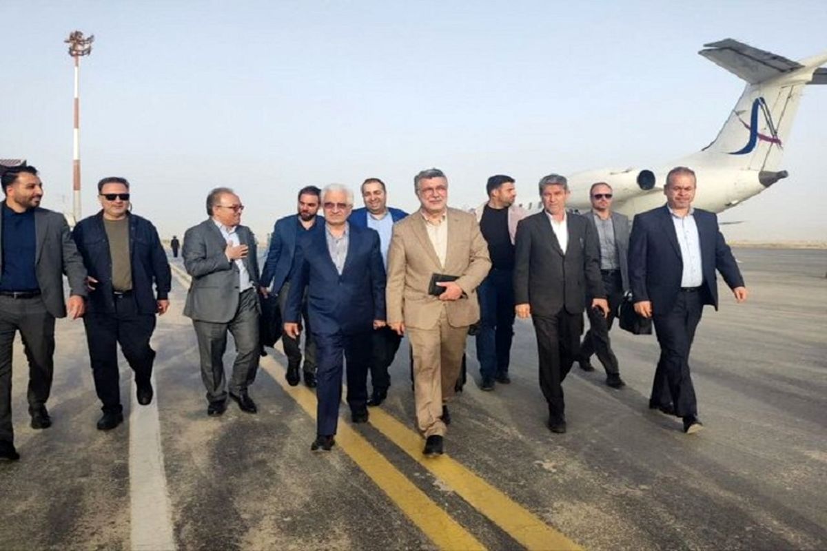 وزیر بهداشت: ماندن پزشکان در مناطق محروم ضرورت دارد/باید مانع مهاجرت دانشجویان شویم