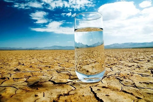 انفجار بمب زیرزمینی در ایران / افعی خشکسالی از راه رسید
