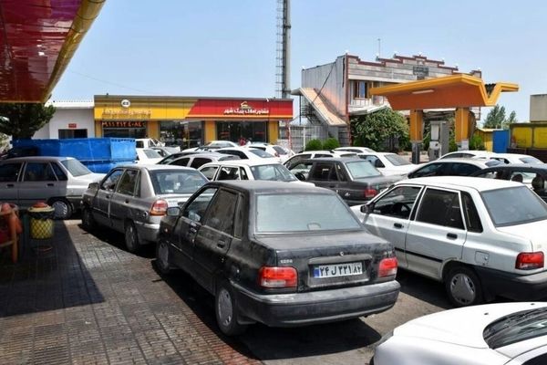 افزایش عجیب مصرف بنزین در آستانه سال نو / وزیر نفت خیال مسافران نوروزی را راحت کرد