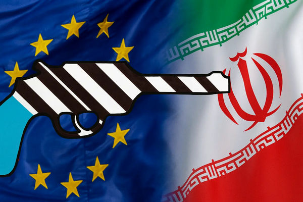 سرتیپ سپاه بمب مکانیسم ماشه را کاملاً خنثی کرد