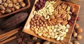 فرق آجیل شور و آجیل خام؛ کدام برای بدن مفیدتر است؟
