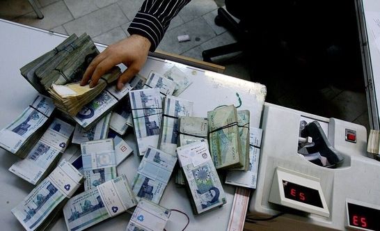 شکاف جدی بین عیدی کارمندان و کارگران/ اختلاف ۱۰ برابر شد