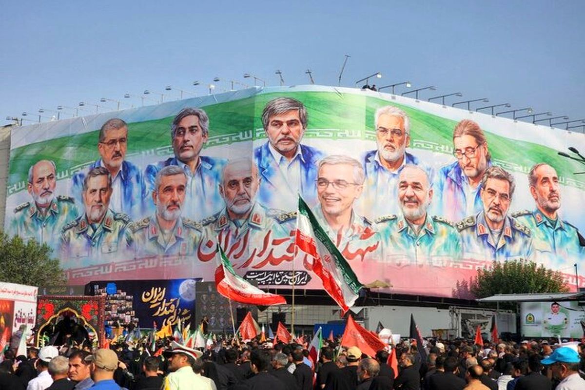 گزارش کامل از مراسم تشییع قهرمانان مقاومت در تهران