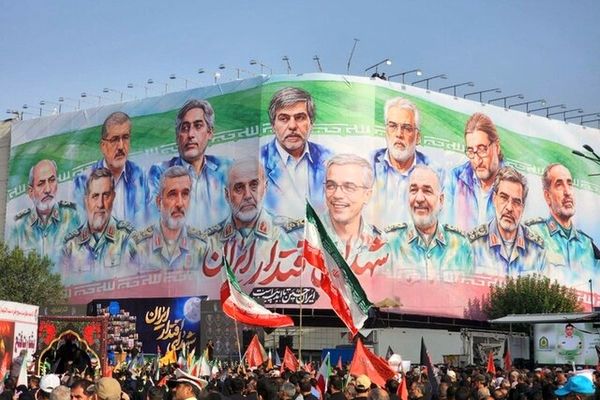 گزارش کامل از مراسم تشییع قهرمانان مقاومت در تهران