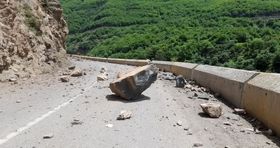 خطر سقوط سنگ در جاده کندوان