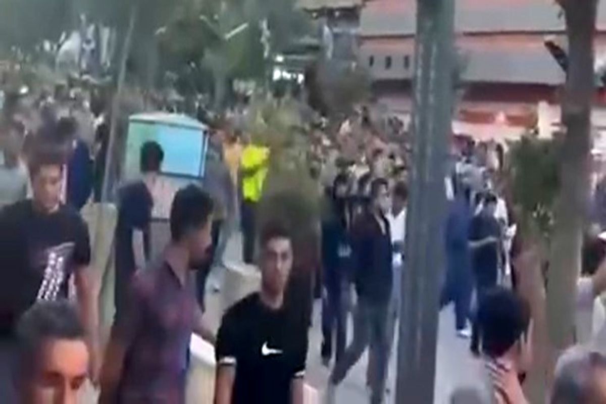 بیانات بی پرده امام جمعه زاهدان در برخورد با معترضان
