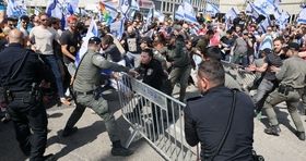 اعتراضات مجال سخنرانی را از نتانیاهو ربود