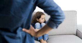 اثرات ماندن کودکان در خانه اقوام بدون حضور والدین