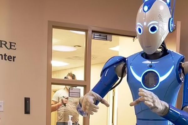 رونمایی از رباتی که کمک حال سالمندان می شود