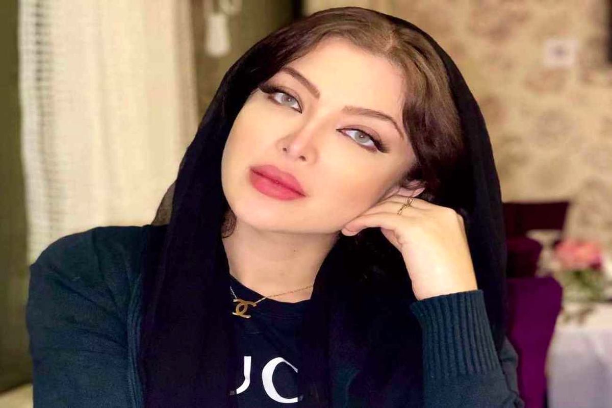 عکس همسر سپهر حیدری در استخر