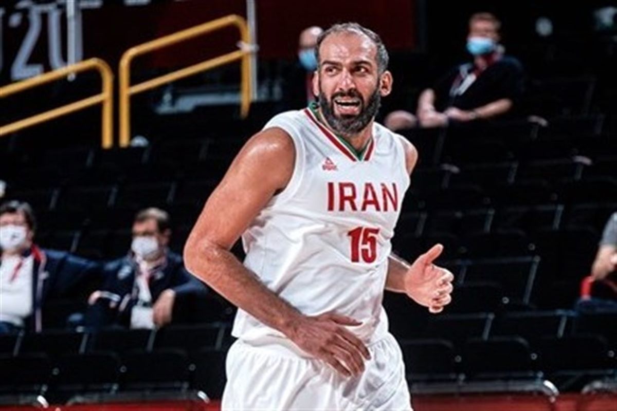 ستاره بسکتبال ایران علیه دوتابعیتی‌ها