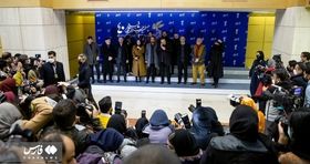جولان کرونا در برج میلاد/ جشنواره فیلم فجر جشنی برای بیمار شدن هزاران تهرانی!