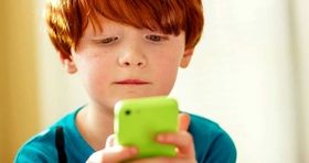عواقب اعتیاد کودکان به موبایل