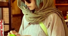 شلوار گل گلی و تو چشم هنرپیشه جوان و موفق