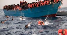 غرق شدن بیش از ۹۰ مهاجر در دریای مدیترانه